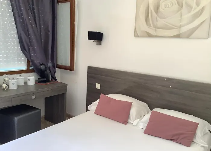 La Dolce Farniente Bed & Breakfast Biaudos